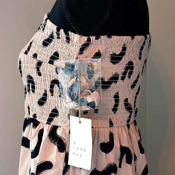 A New Day NWT Strapless Smocked Dress - Picture 6 of 7
